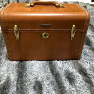 Samsonite train case
